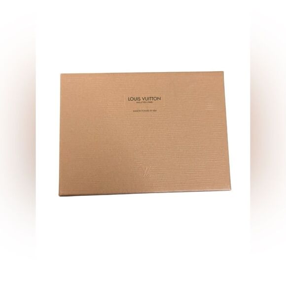 LOUIS VUITTON Box - Picture 1 of 6